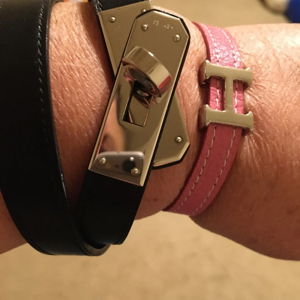 Pink snap closure bracelet - Picture 2 of 5